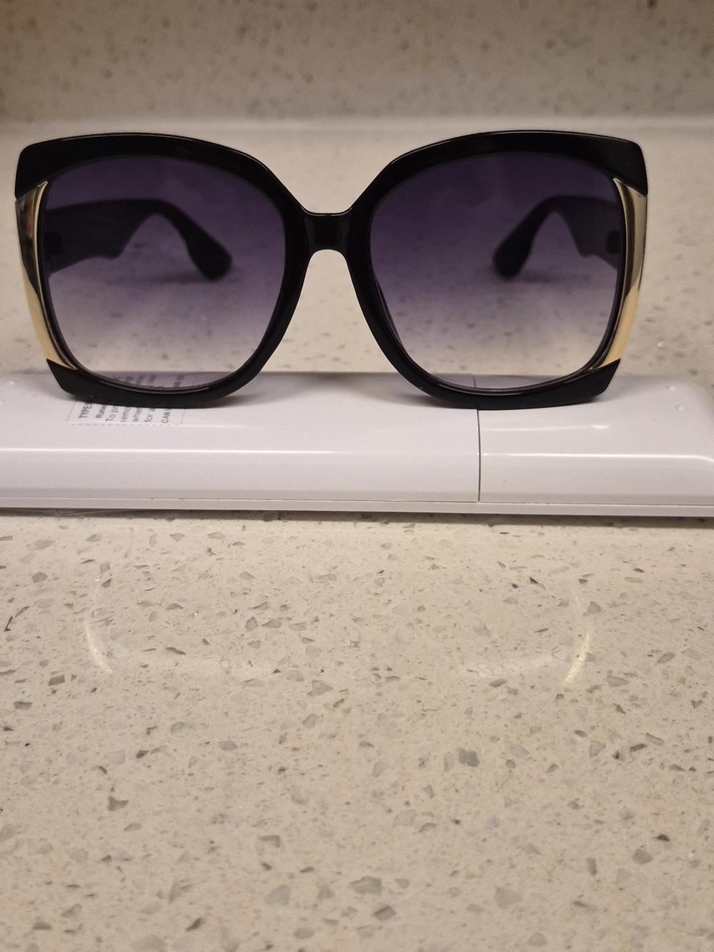 Classic Black Women's Oversized Sunglasses with Gold Trim